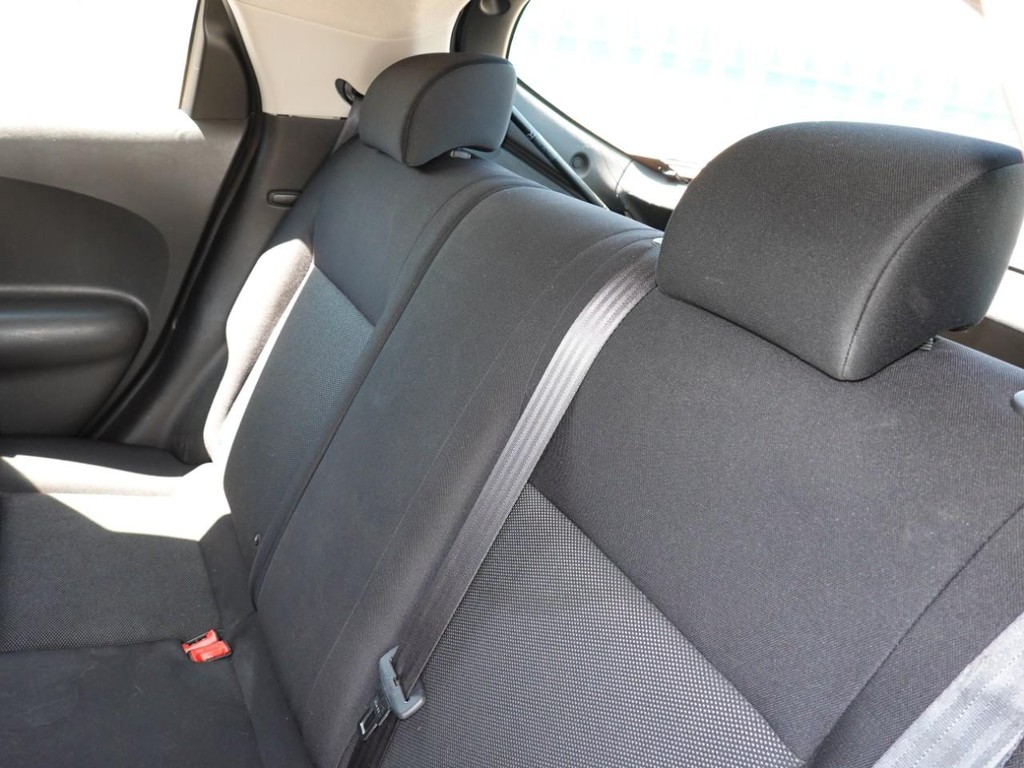 Nissan Juke Vehicle Full-screen Gallery Image 18