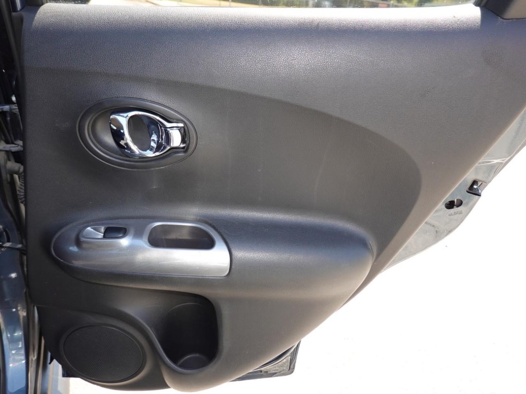 Nissan Juke Vehicle Full-screen Gallery Image 24