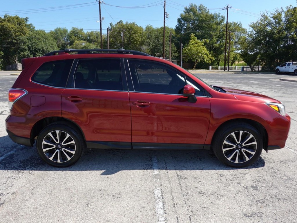 Subaru Forester Vehicle Full-screen Gallery Image 08