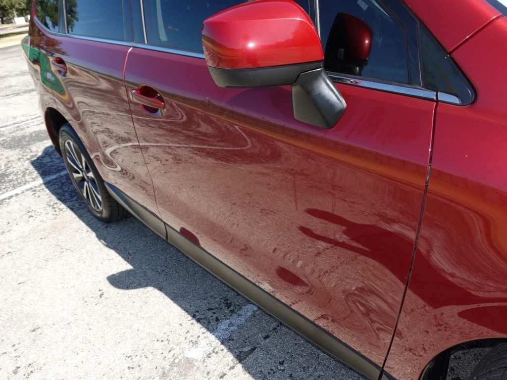Subaru Forester Vehicle Full-screen Gallery Image 11