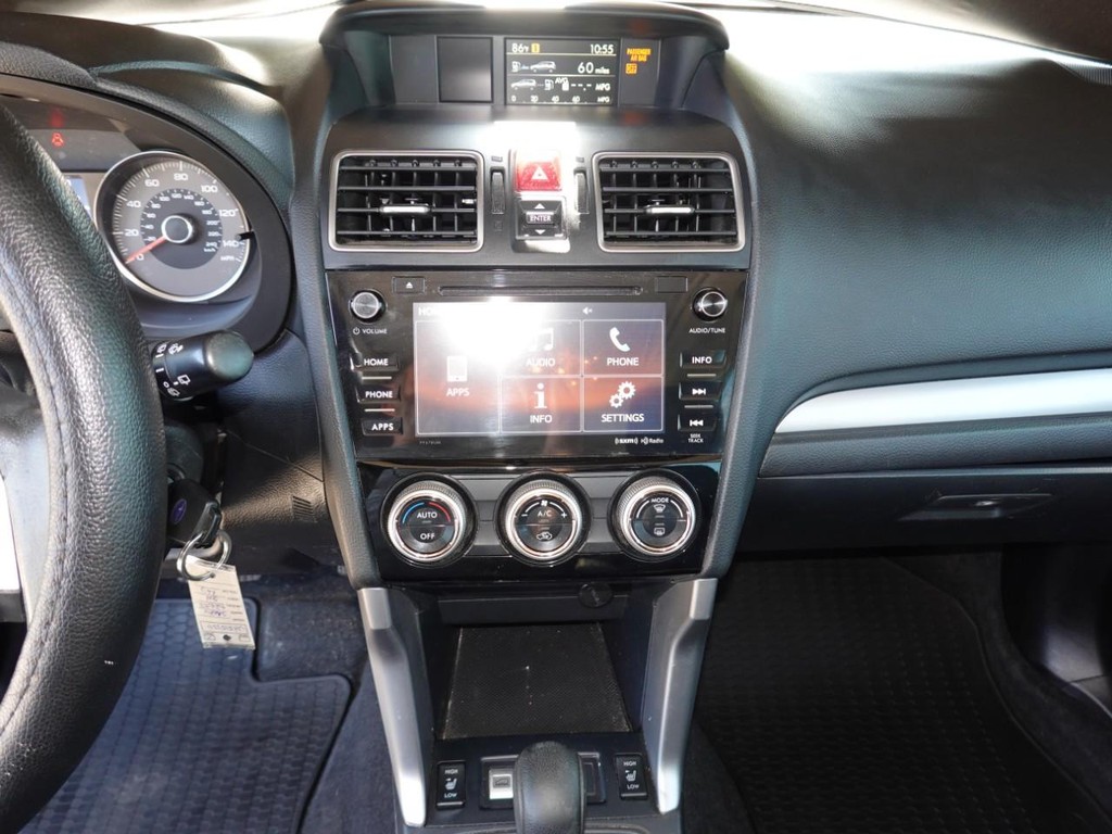Subaru Forester Vehicle Full-screen Gallery Image 14