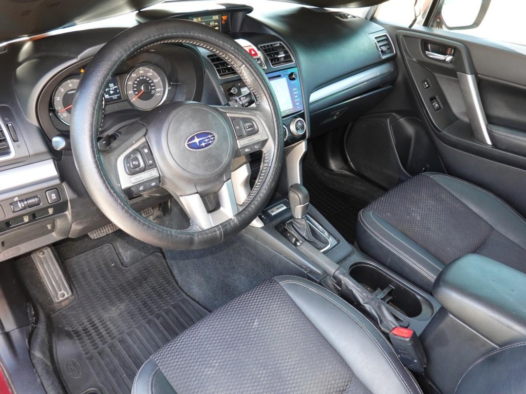Subaru Forester Vehicle Full-screen Gallery Image 18