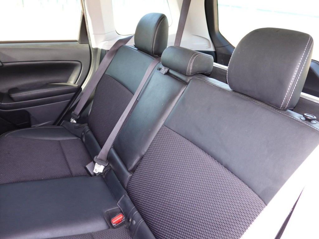 Subaru Forester Vehicle Full-screen Gallery Image 20