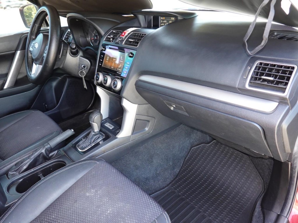 Subaru Forester Vehicle Full-screen Gallery Image 22