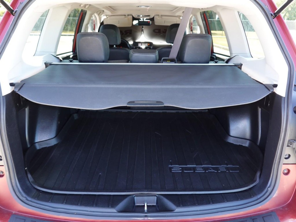 Subaru Forester Vehicle Full-screen Gallery Image 27