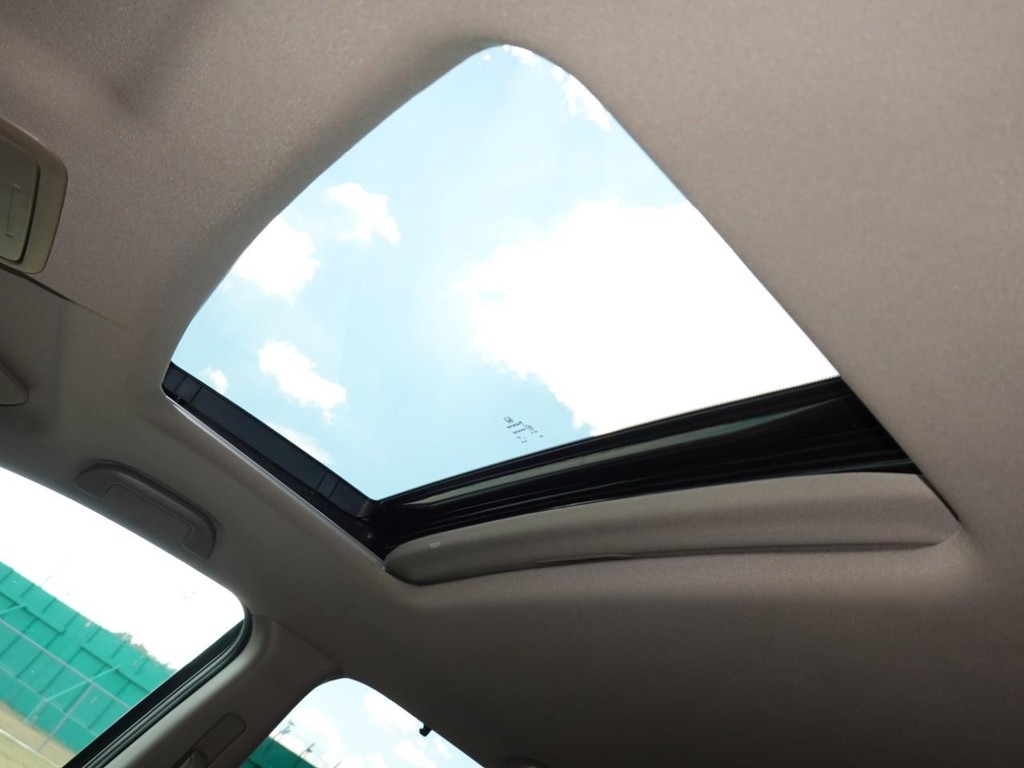 Honda Pilot Vehicle Full-screen Gallery Image 16