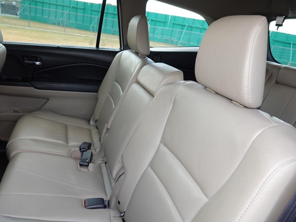 Honda Pilot Vehicle Full-screen Gallery Image 19