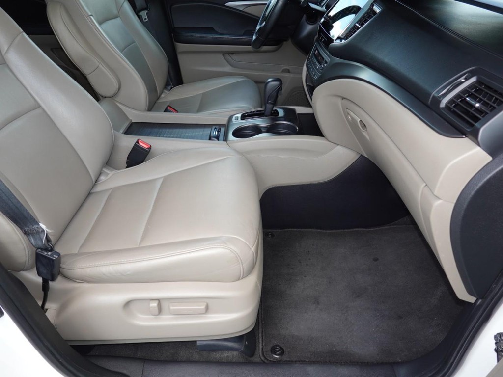 Honda Pilot Vehicle Full-screen Gallery Image 23