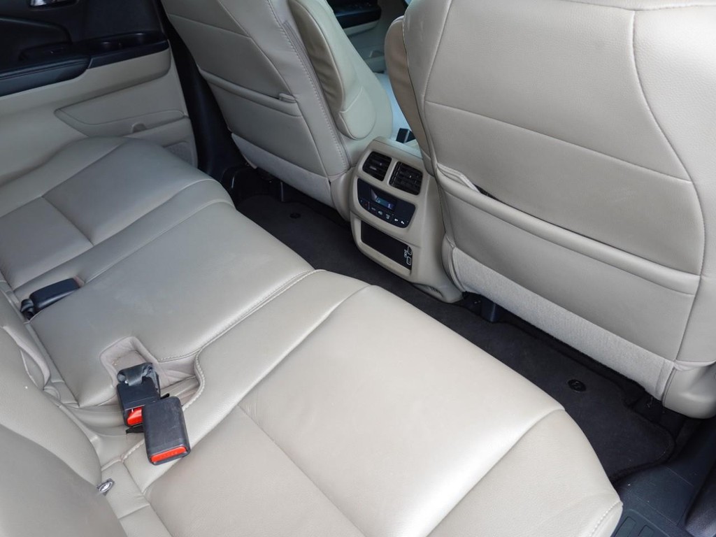 Honda Pilot Vehicle Full-screen Gallery Image 25