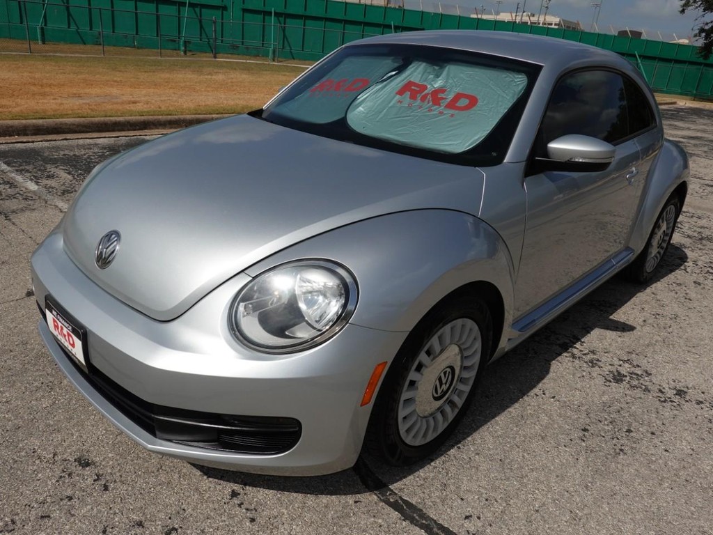 Volkswagen Beetle Coupe Vehicle Full-screen Gallery Image 03