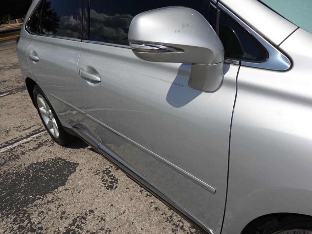 Lexus RX 350 Vehicle Full-screen Gallery Image 11