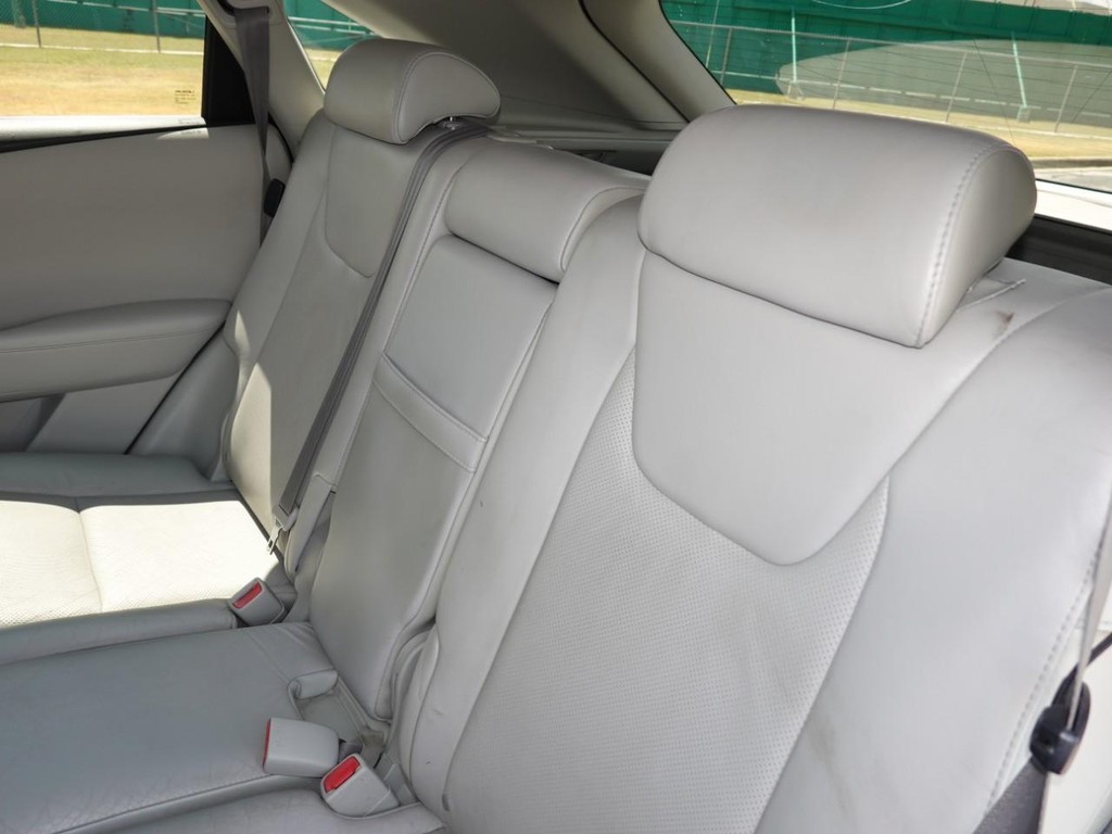 Lexus RX 350 Vehicle Full-screen Gallery Image 20