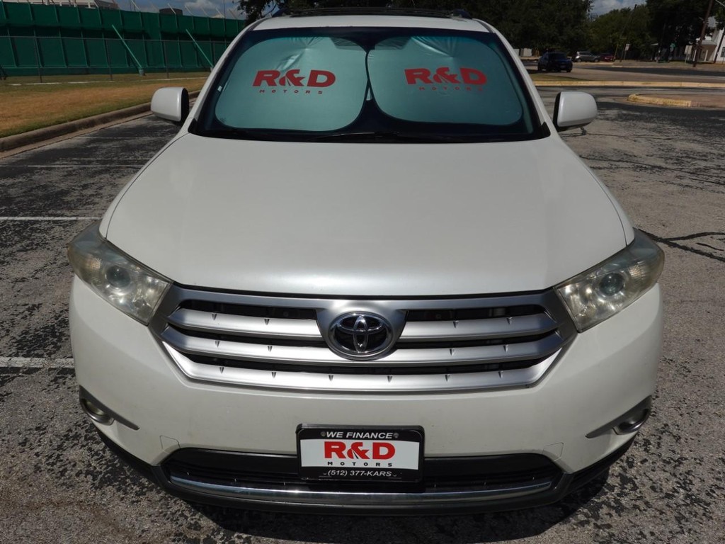 Toyota Highlander Vehicle Full-screen Gallery Image 02