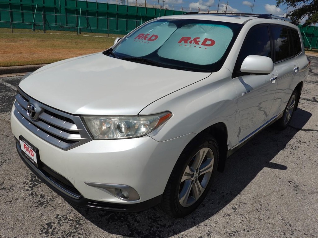 Toyota Highlander Vehicle Full-screen Gallery Image 03