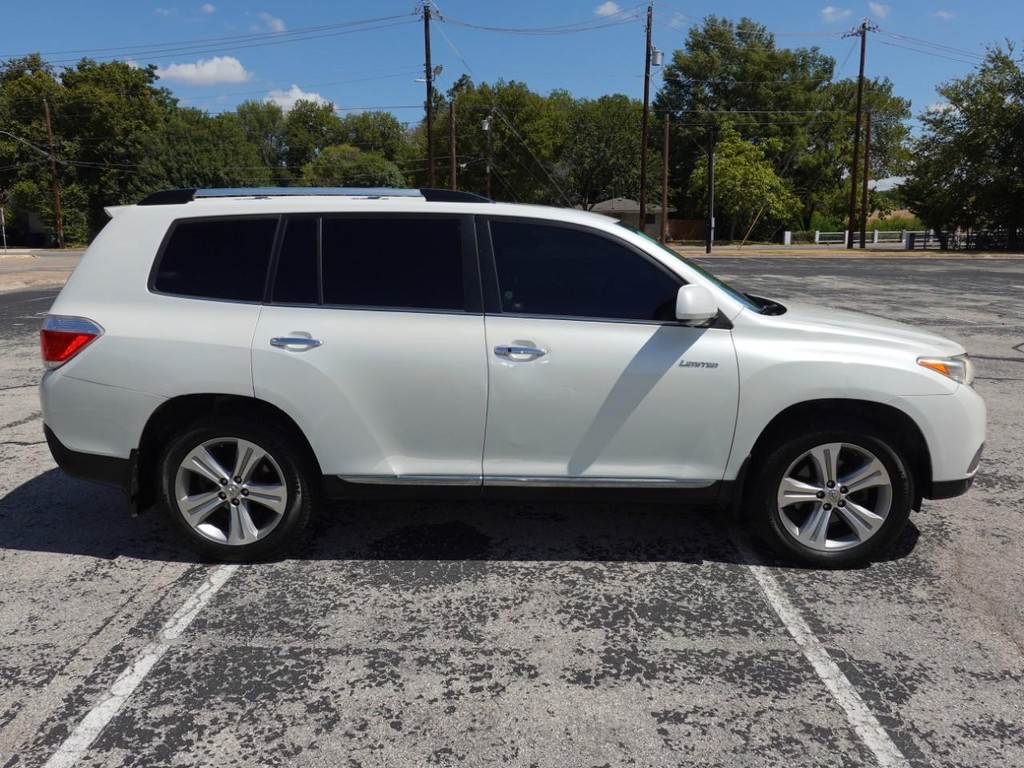 Toyota Highlander Vehicle Full-screen Gallery Image 08