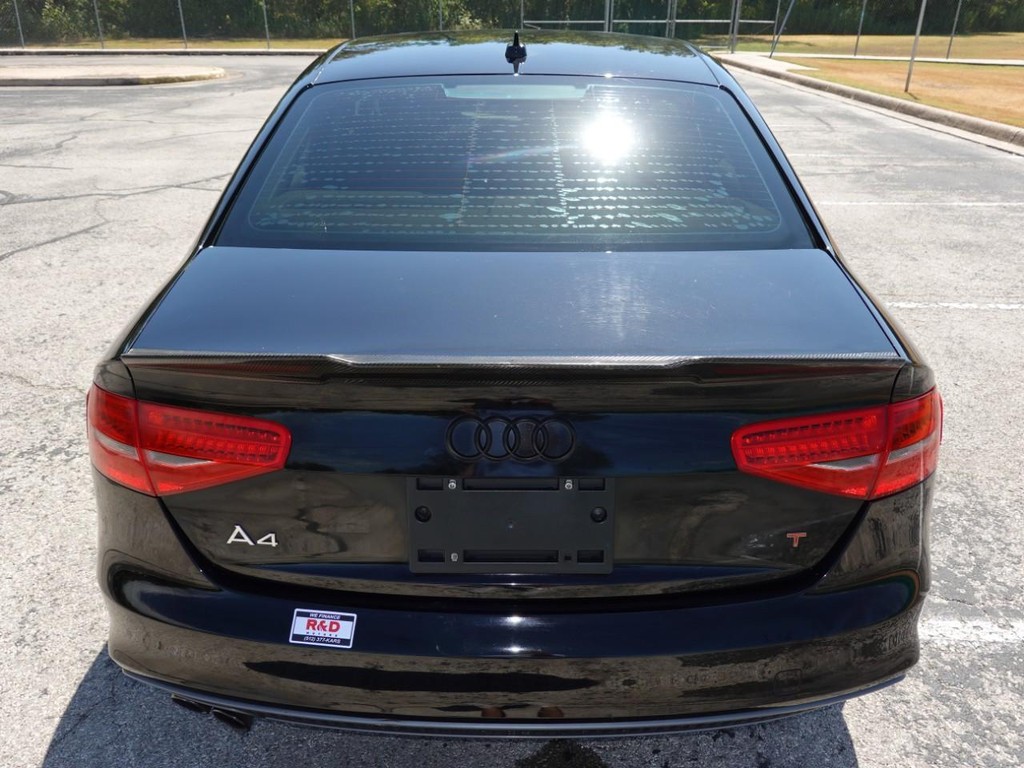 Audi A4 Vehicle Full-screen Gallery Image 06