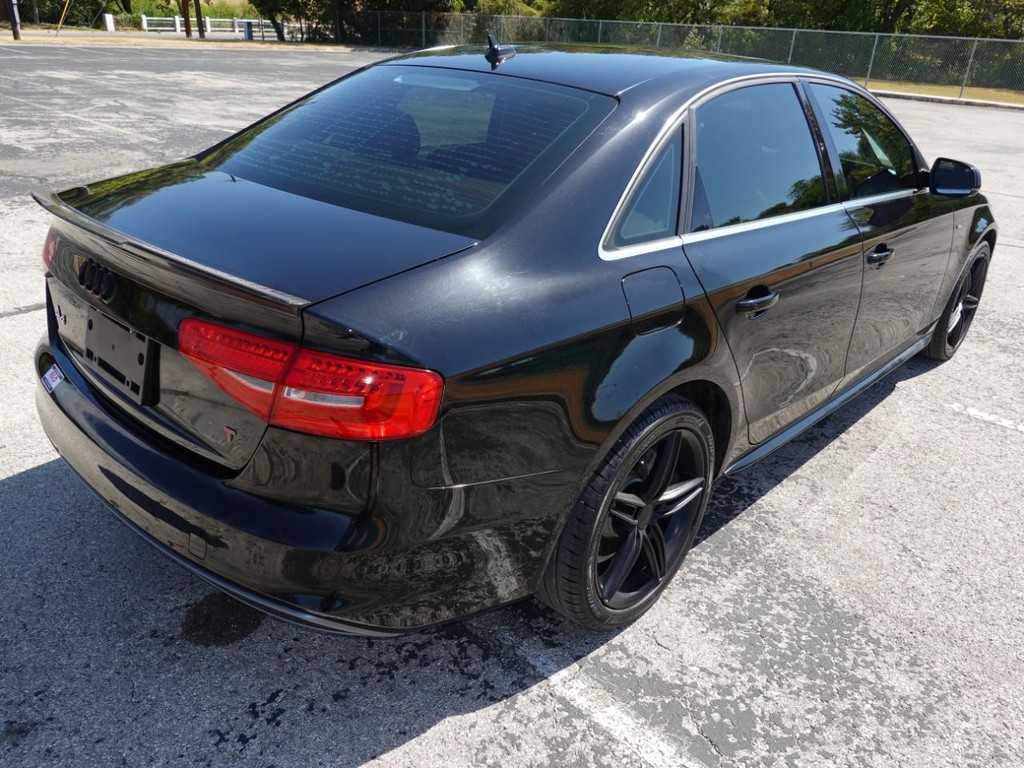 Audi A4 Vehicle Full-screen Gallery Image 07