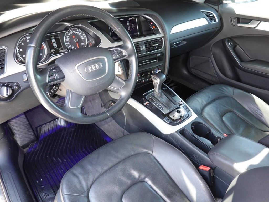 Audi A4 Vehicle Full-screen Gallery Image 17