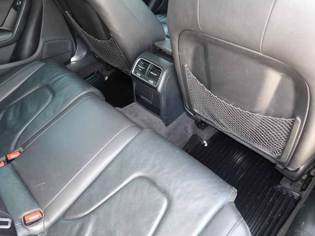 Audi A4 Vehicle Full-screen Gallery Image 24