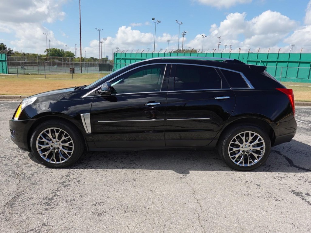 Cadillac SRX Vehicle Full-screen Gallery Image 04