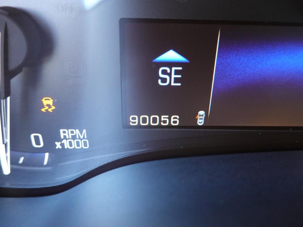 Cadillac SRX Vehicle Full-screen Gallery Image 12