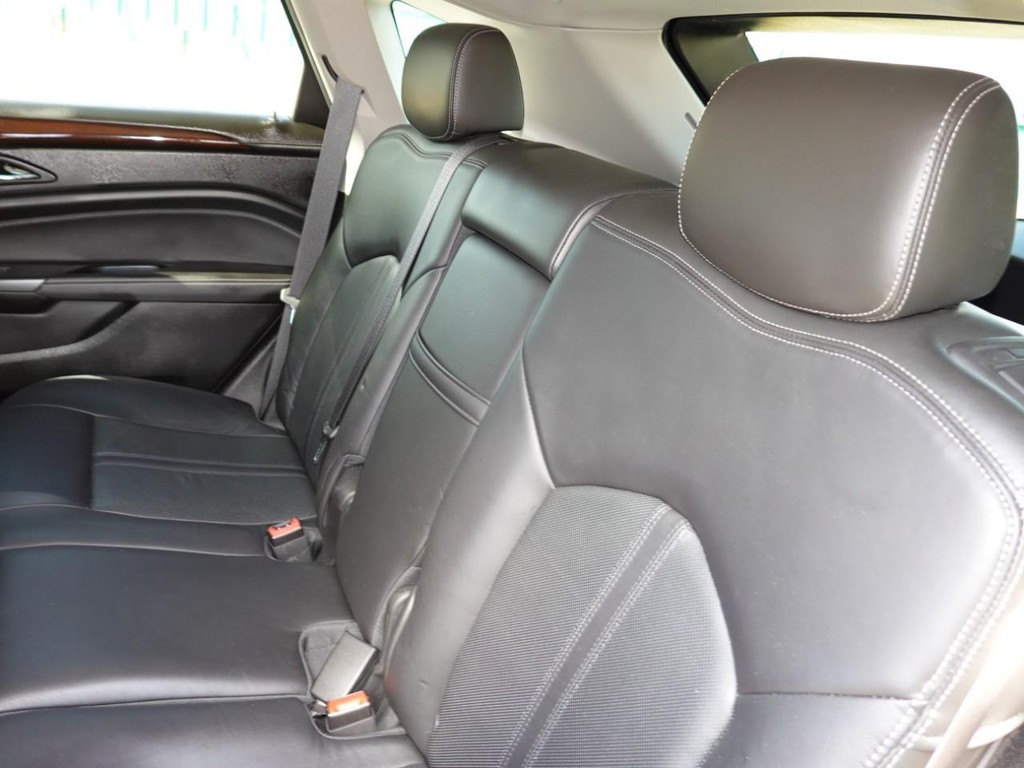 Cadillac SRX Vehicle Full-screen Gallery Image 19