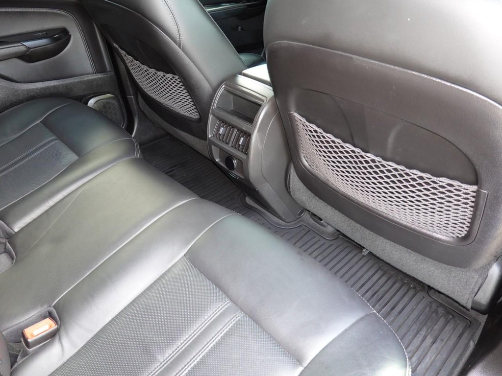 Cadillac SRX Vehicle Full-screen Gallery Image 24