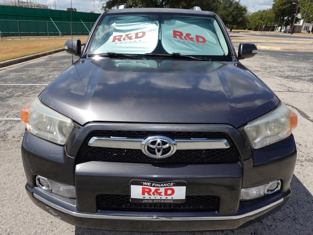 Toyota 4Runner Vehicle Full-screen Gallery Image 02