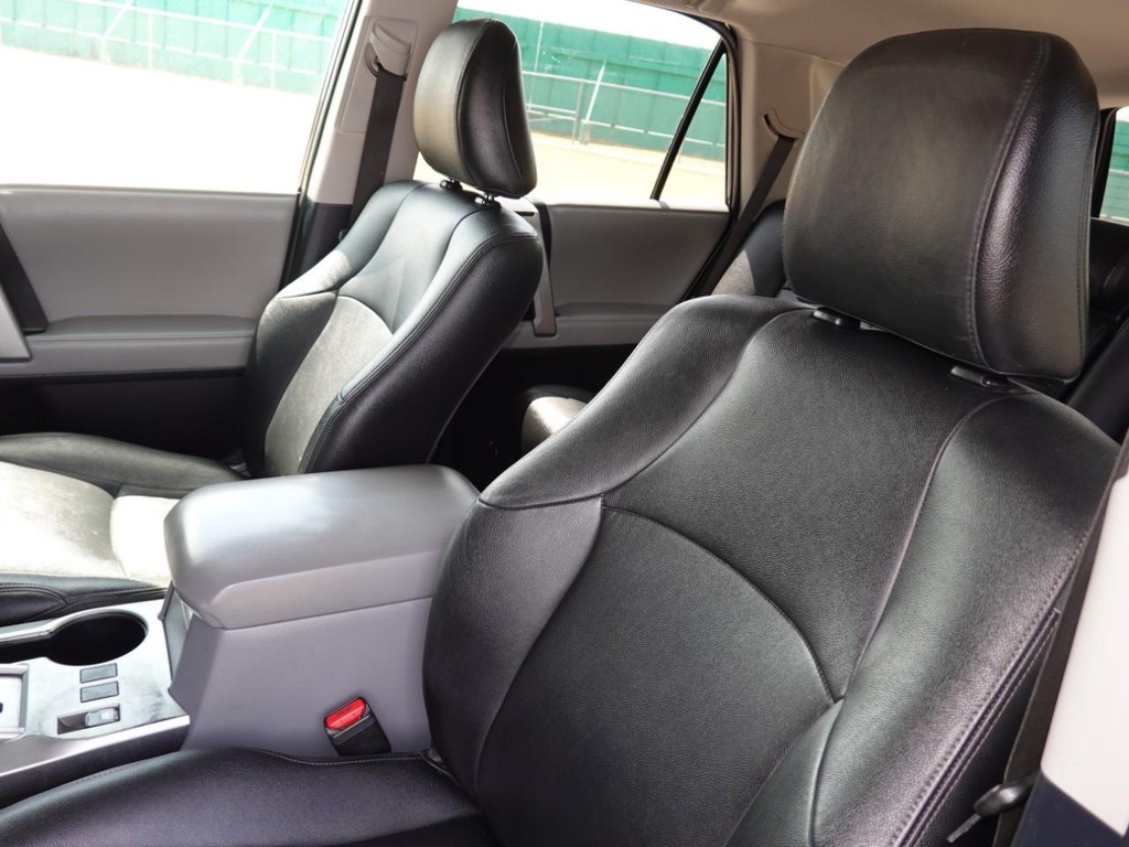 Toyota 4Runner Vehicle Full-screen Gallery Image 14