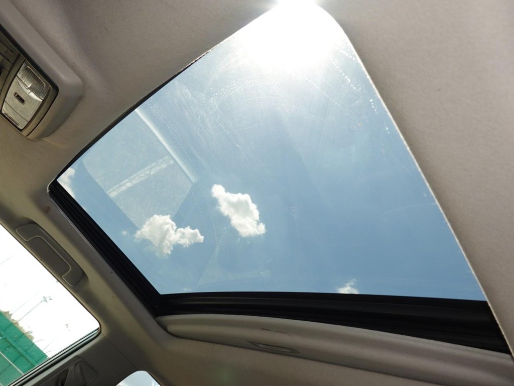 Toyota 4Runner Vehicle Full-screen Gallery Image 15