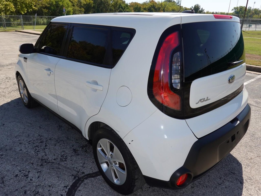 Kia Soul Vehicle Full-screen Gallery Image 05