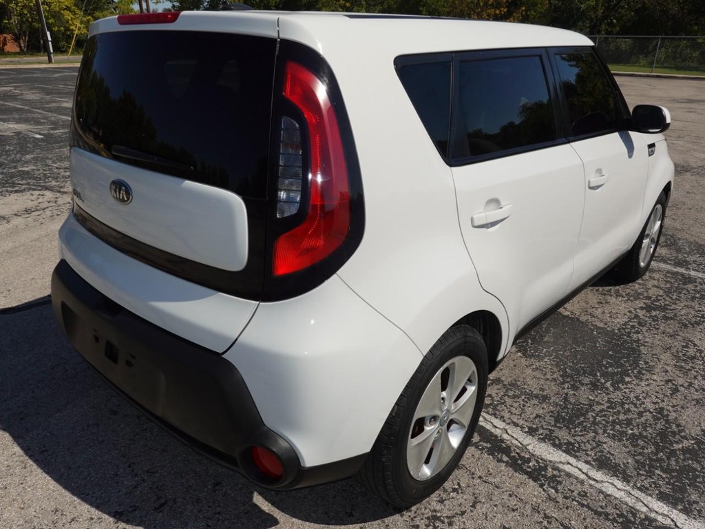 Kia Soul Vehicle Full-screen Gallery Image 07