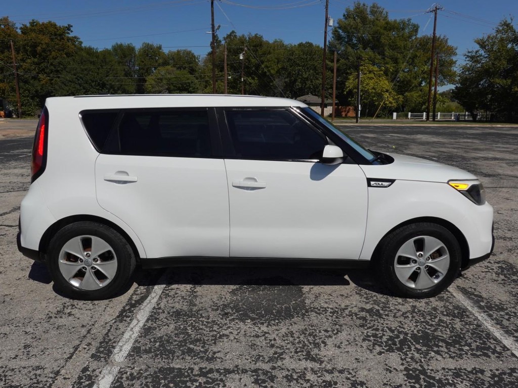 Kia Soul Vehicle Full-screen Gallery Image 08