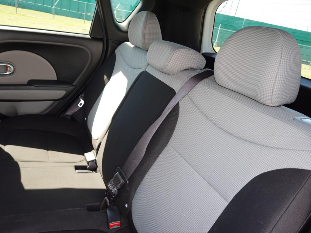 Kia Soul Vehicle Full-screen Gallery Image 18