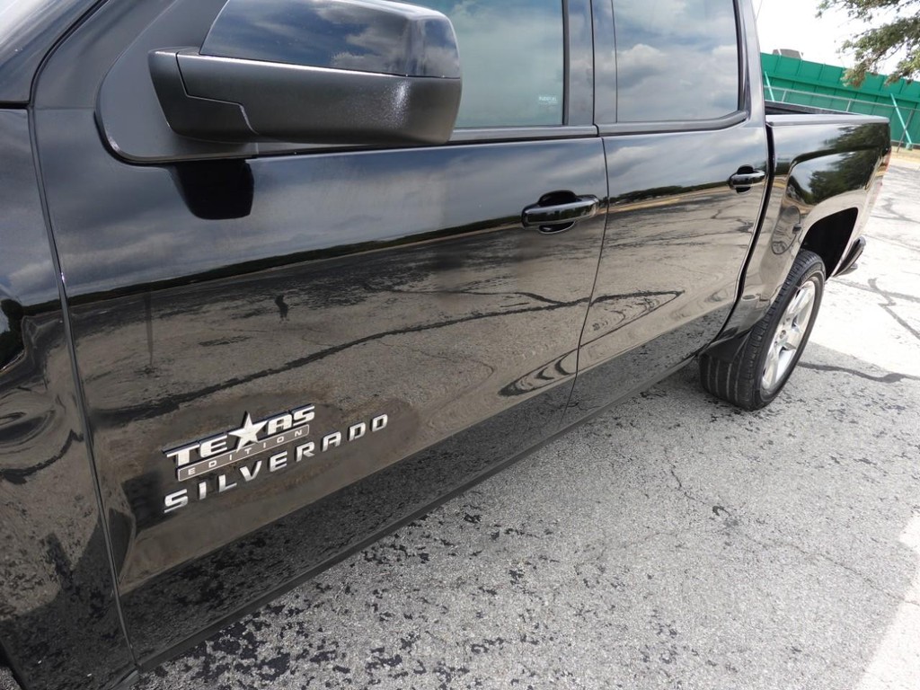 Chevrolet Silverado 1500 Vehicle Full-screen Gallery Image 11