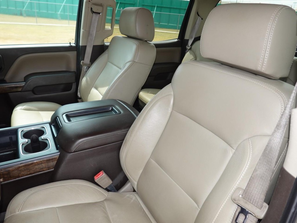 Chevrolet Silverado 1500 Vehicle Full-screen Gallery Image 17