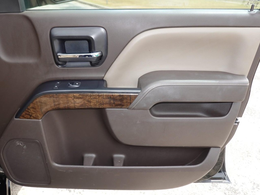 Chevrolet Silverado 1500 Vehicle Full-screen Gallery Image 24