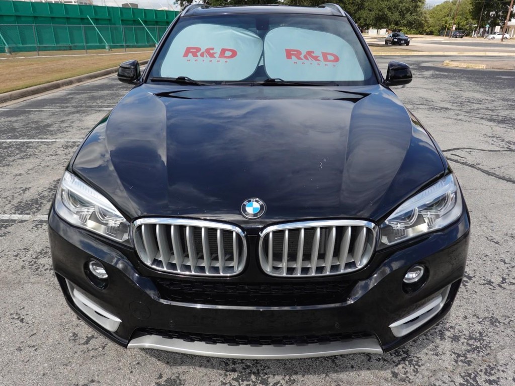 BMW X5 Vehicle Full-screen Gallery Image 02