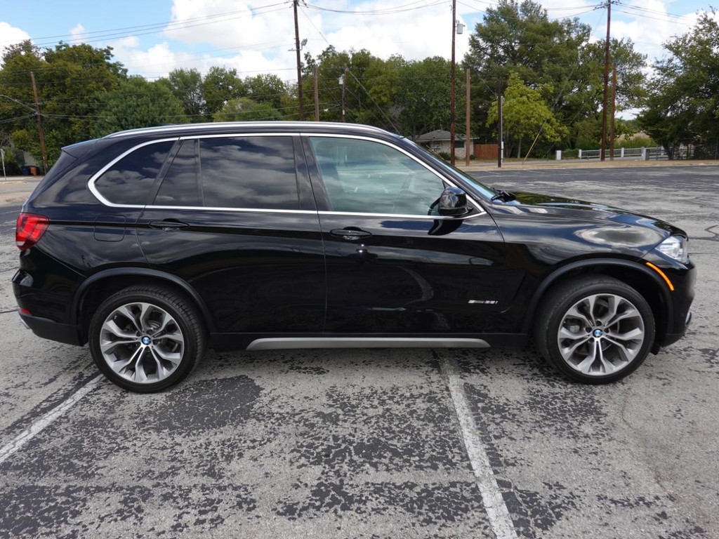BMW X5 Vehicle Full-screen Gallery Image 08