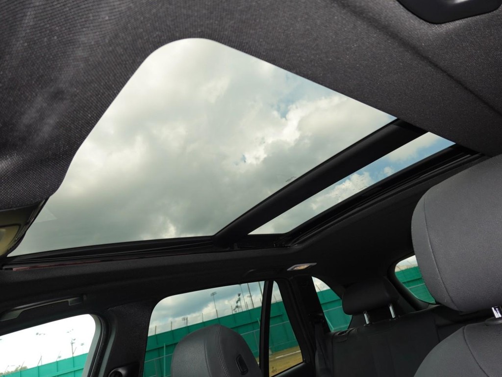 BMW X5 Vehicle Full-screen Gallery Image 16