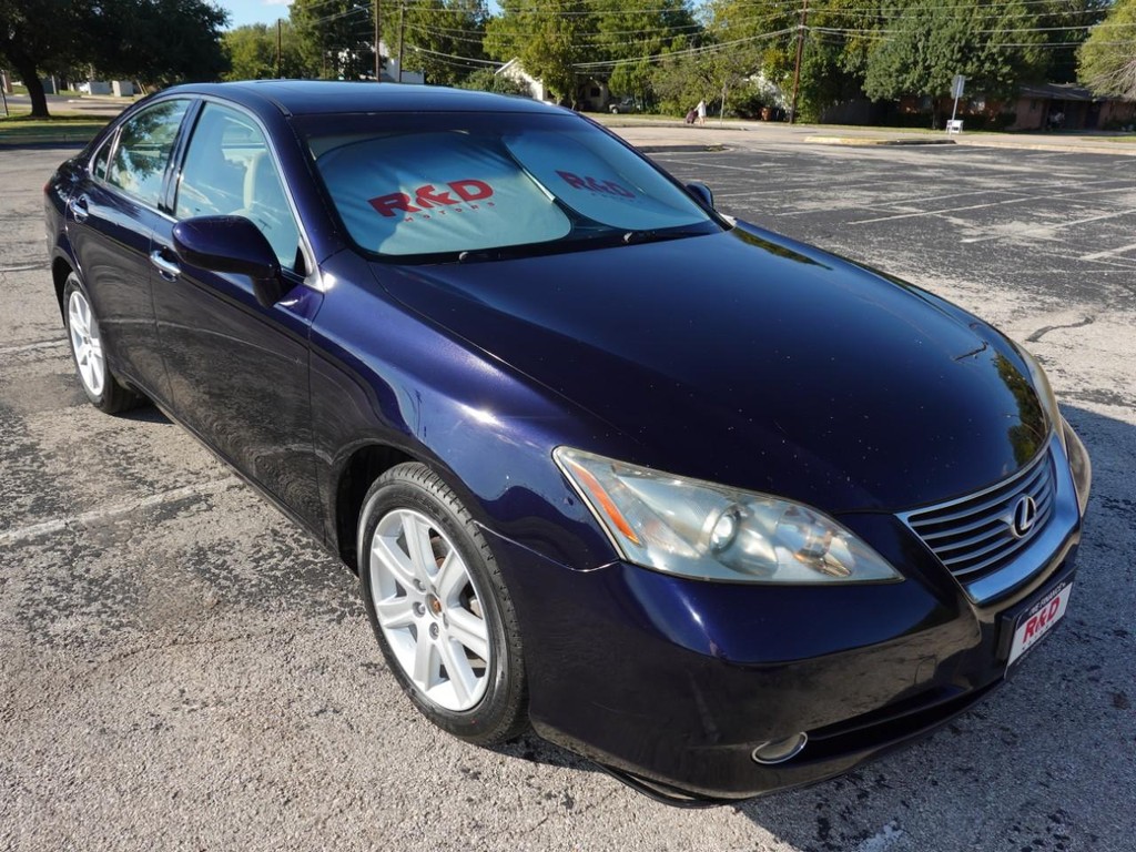 Lexus ES 350 Vehicle Full-screen Gallery Image 01