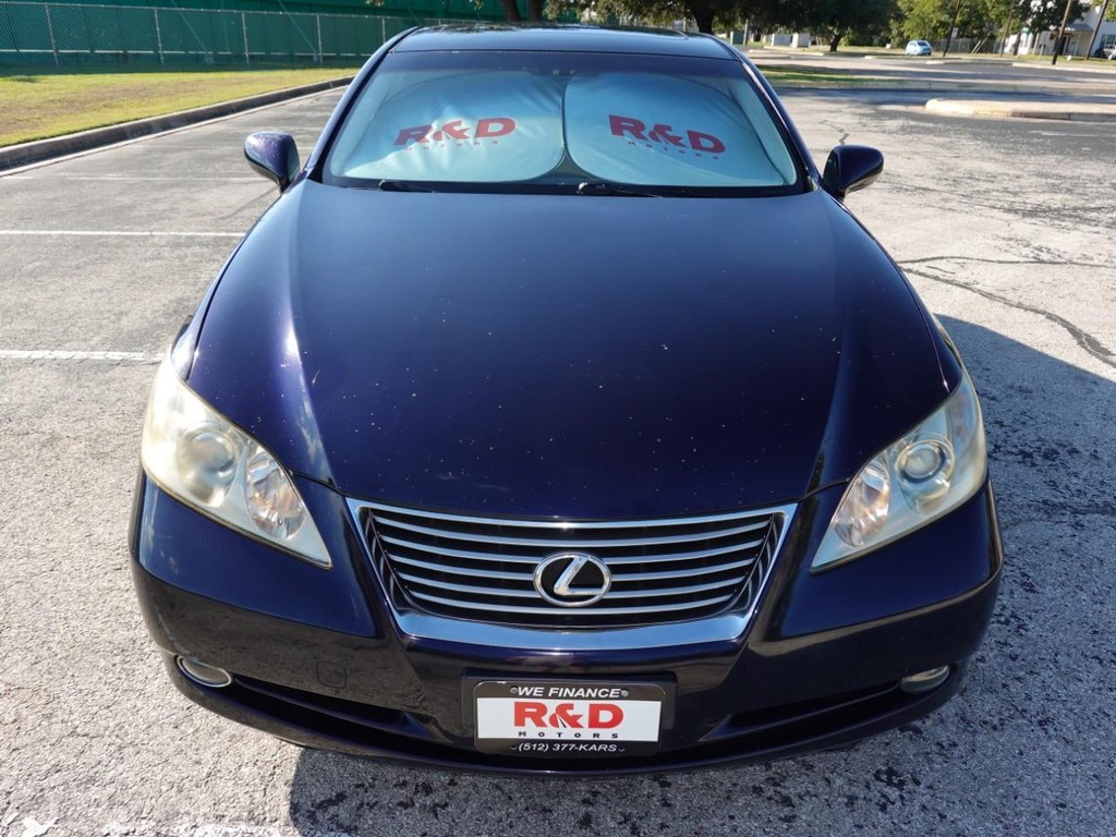 Lexus ES 350 Vehicle Full-screen Gallery Image 02