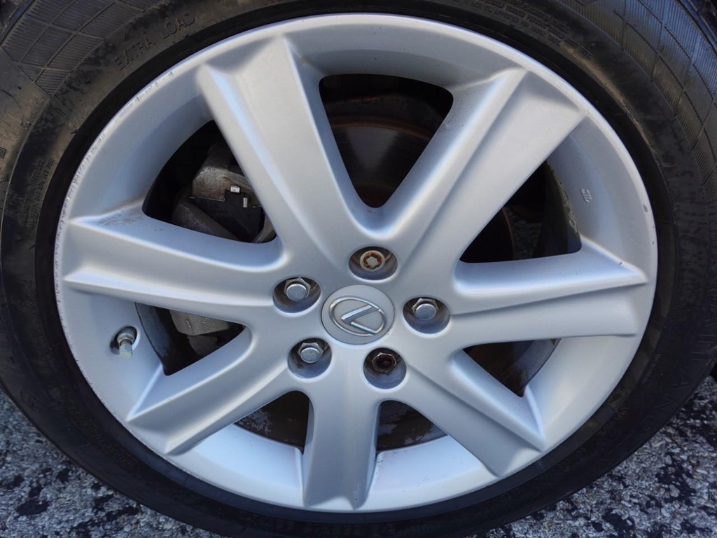Lexus ES 350 Vehicle Full-screen Gallery Image 09