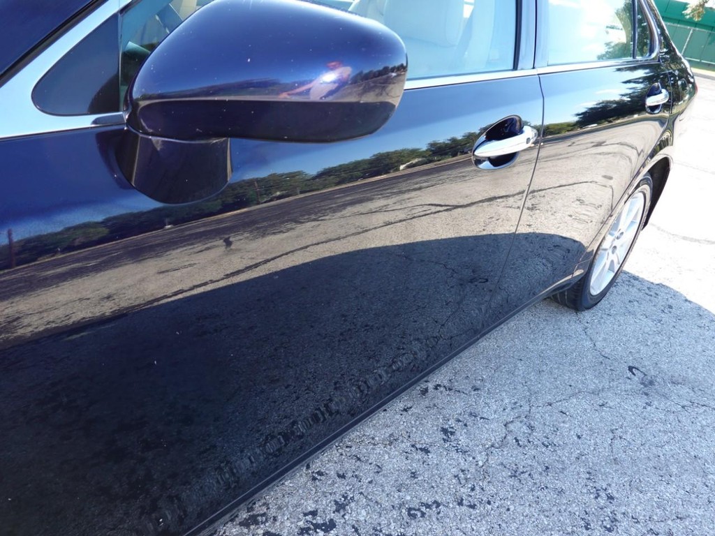Lexus ES 350 Vehicle Full-screen Gallery Image 10