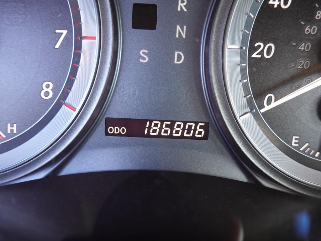 Lexus ES 350 Vehicle Full-screen Gallery Image 12