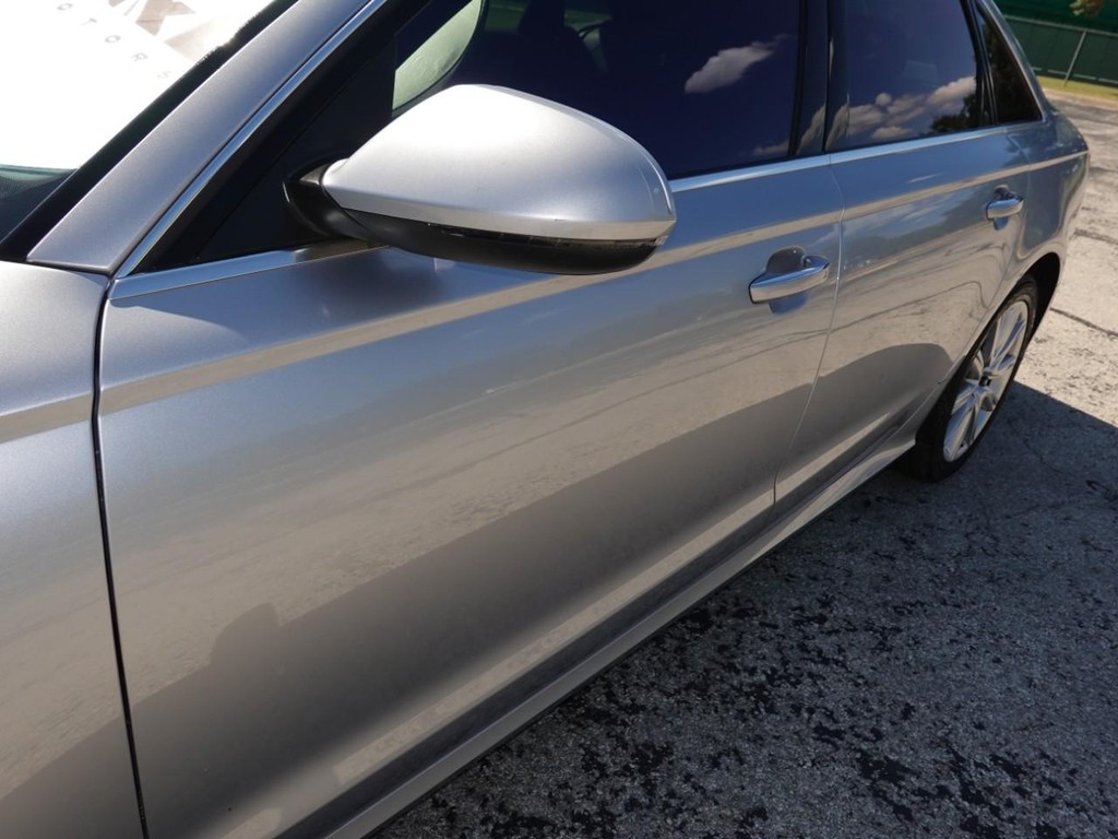 Audi A6 Vehicle Full-screen Gallery Image 10