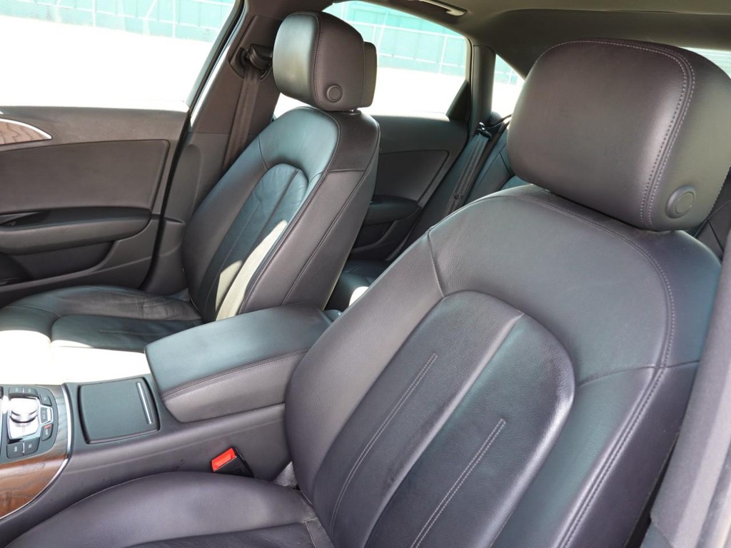 Audi A6 Vehicle Full-screen Gallery Image 16