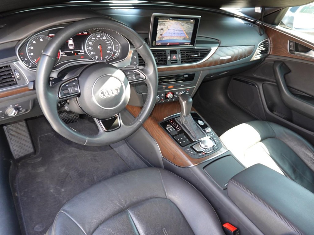 Audi A6 Vehicle Full-screen Gallery Image 18