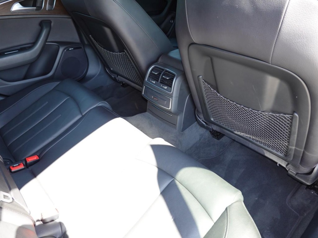 Audi A6 Vehicle Full-screen Gallery Image 25