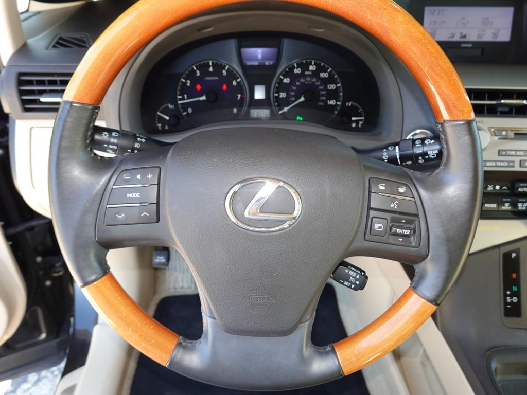Lexus RX 350 Vehicle Full-screen Gallery Image 12